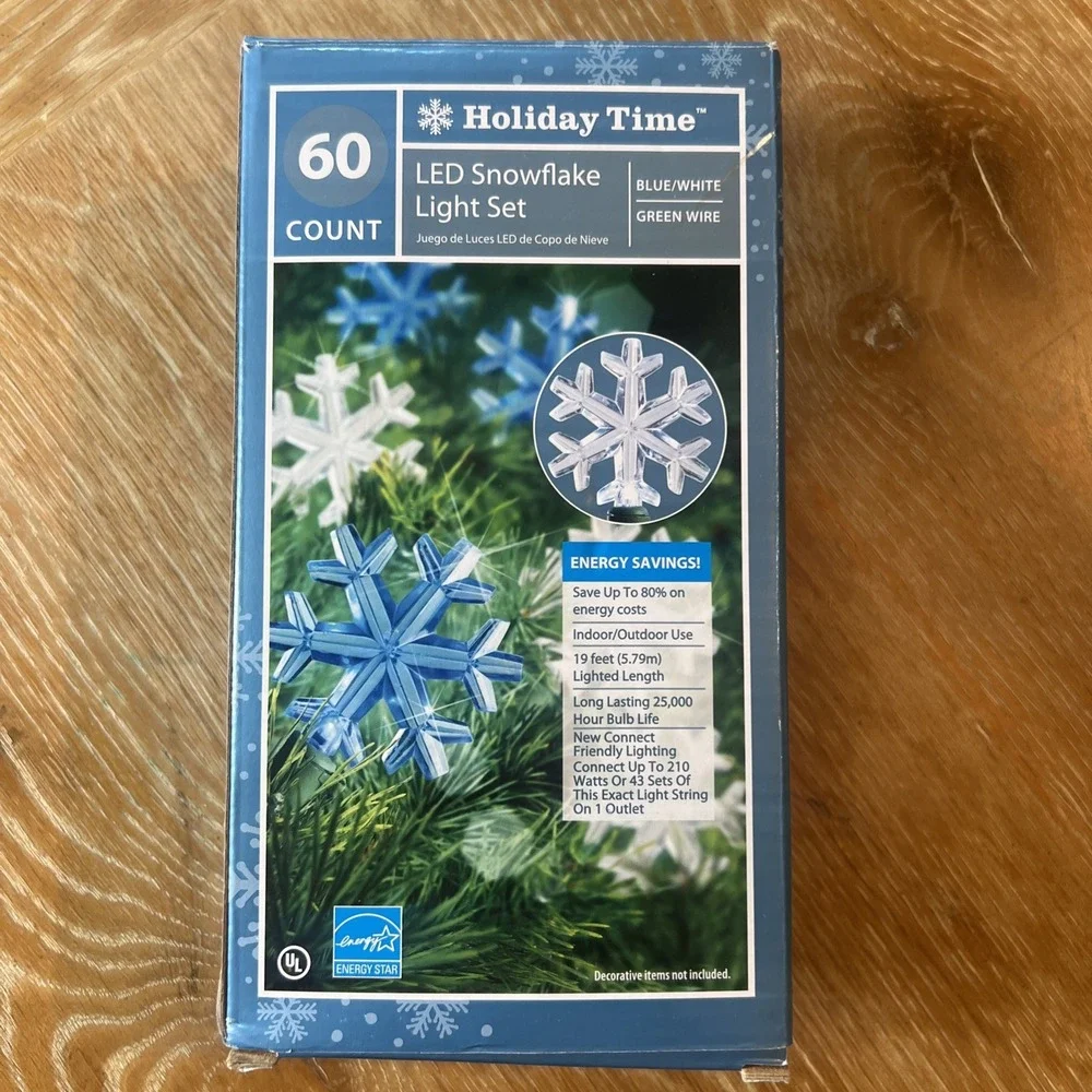 Holiday Time - LED Snowflake Light Set 60 Count Blue White Old Stock